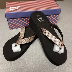 Women size 7 1/2 bf betani thong flip flops